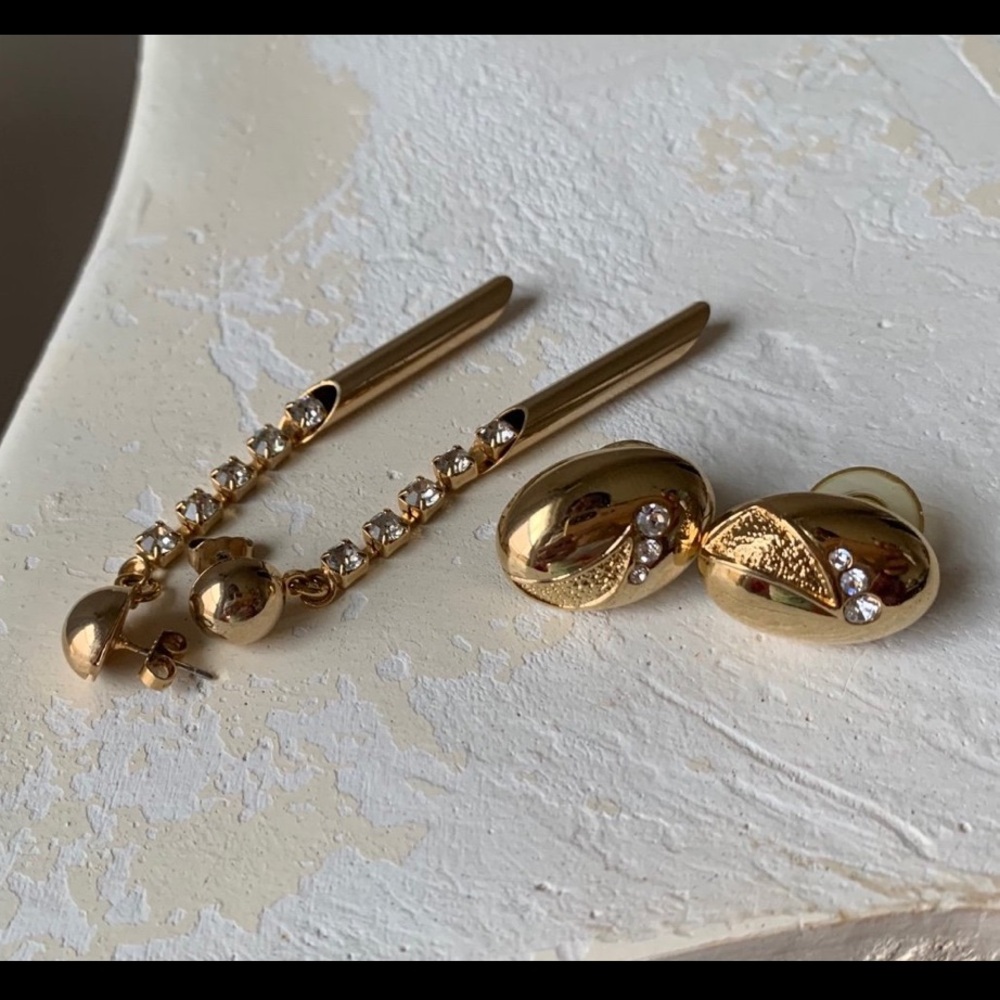 Vintage gold tone clear rhinestone crystal dangle & oval pierced earrings